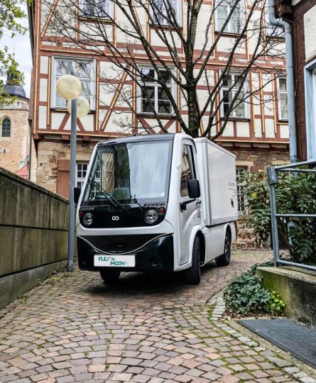 Véhicule utilitaire électrique Metro - Compact, modulable avec options de carrossage et intégration de données_1
