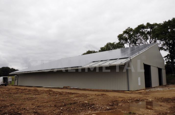 Bâtiment métallique vissé sur mesure pour installations photovoltaïques - CUALIMETAL_1