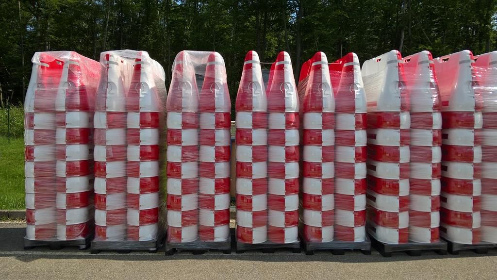 Séparateur de voie empilable en polypropylène rouge et blanc