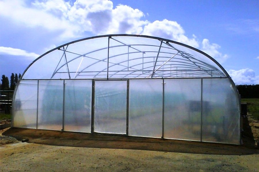 Tunnel agricole Le Breton avec structure renforcée et aération
