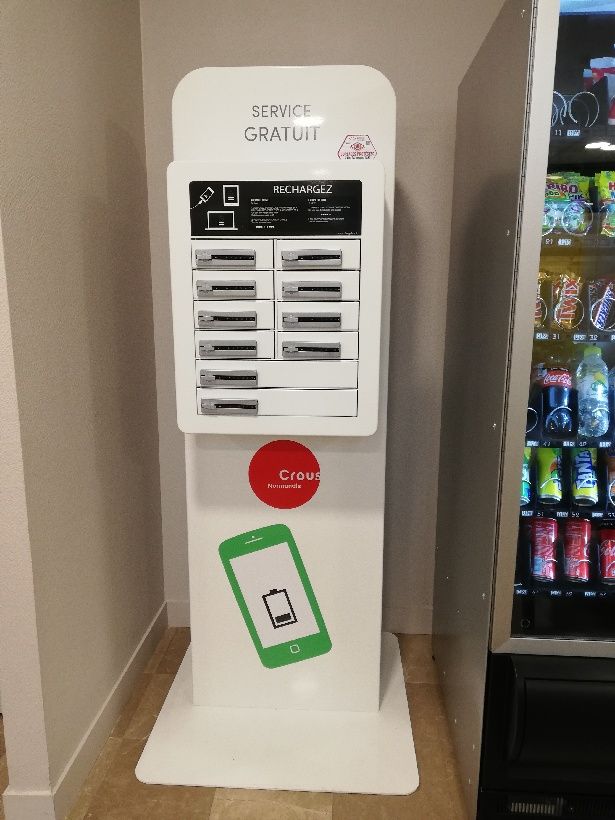 Borne de recharge de smartphones, tablettes et ordinateurs portables - 10 casiers sécurisés - Intégral Plus_1