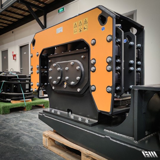 Multi-outils vibrant Plury Malaguti - accessoires modulables pour compactage, découpe et enfoncement - 10 modèles pour excavatrices de 1 à 40 tonnes_1