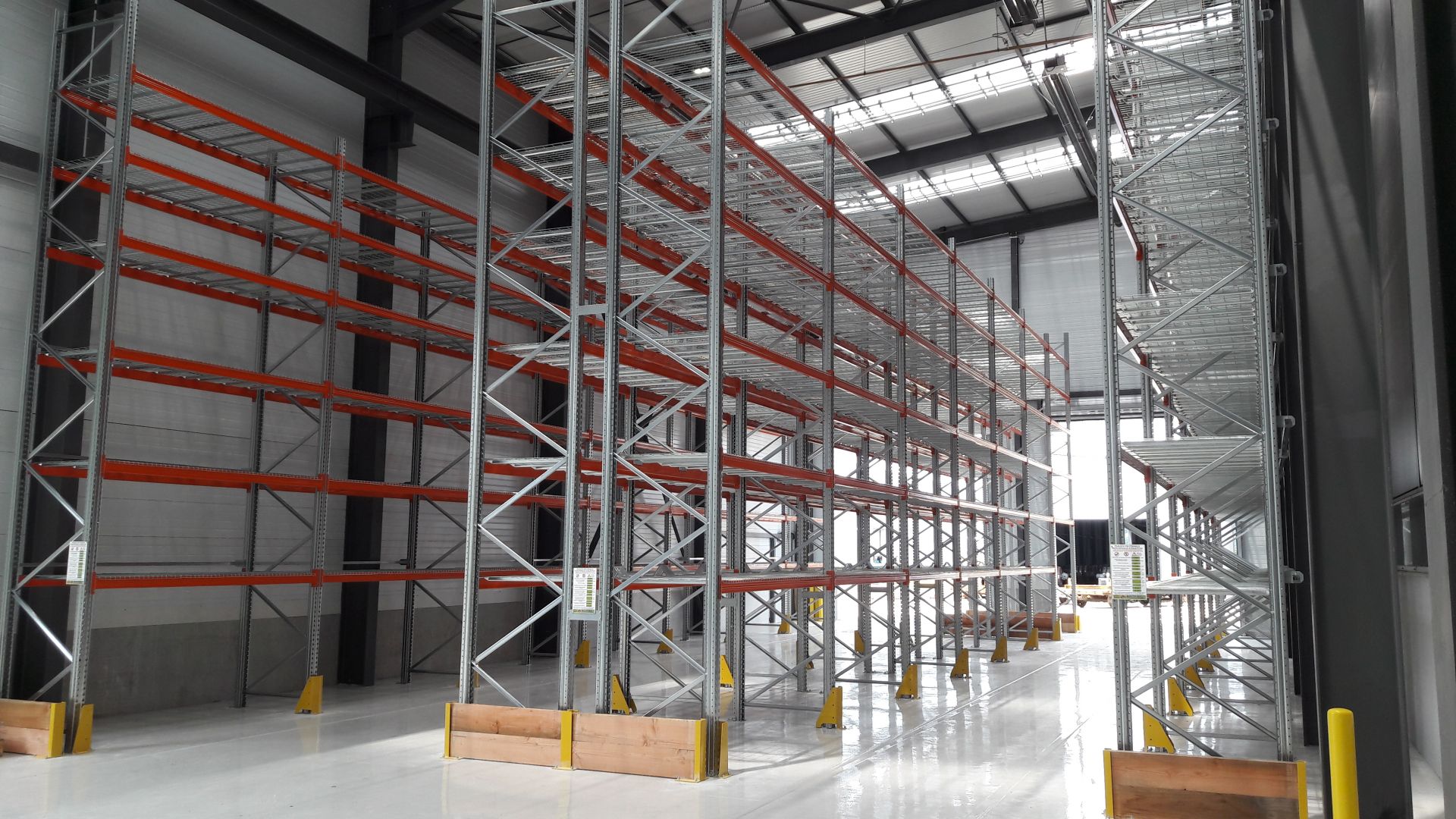 Rayonnage lourd simple face ou double face - stockage des matières premières et marchandises - différentes dimensions_1