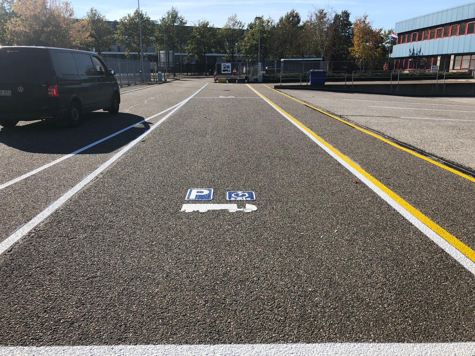 Marquage au sol thermoplastique - peinture routière durable, séchage rapide et anti-dérapante_1