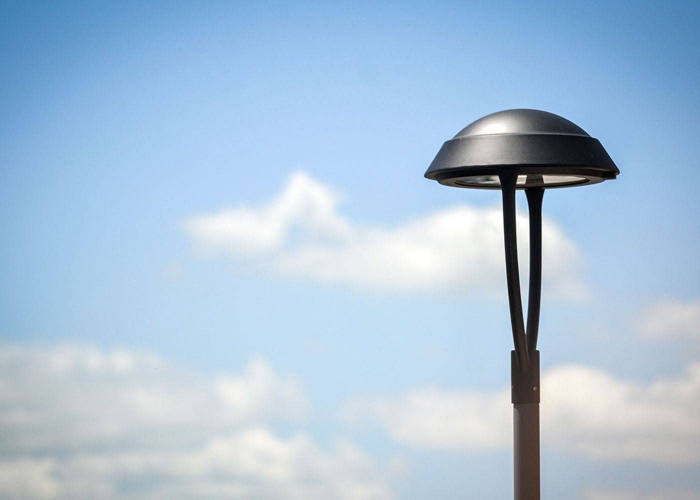 Luminaire résidentiel Vialia Lira ILVL - design classique - jusqu'à 100W - télégestion prête_1