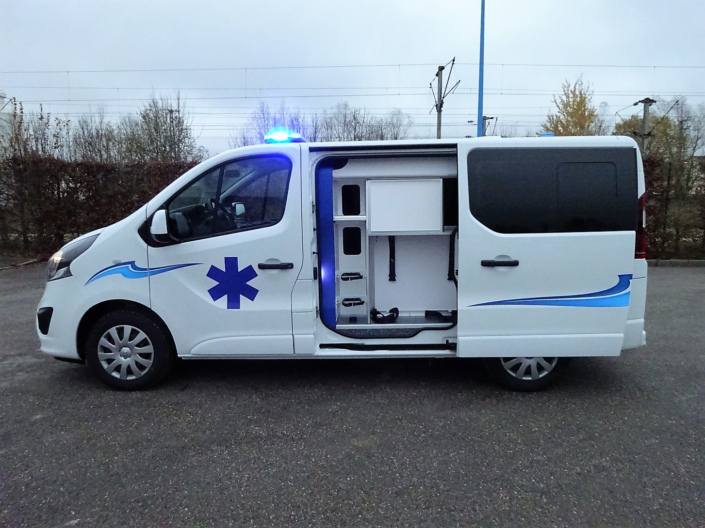 Ambulance opel vivaro 125 cv 2017_1