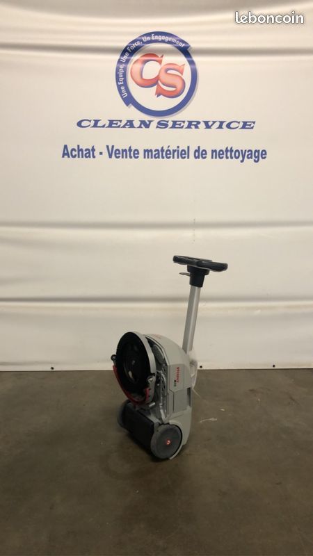 Autolaveuse accompagnée d'occasioncomac vispa xs de démonstration - groupe clean_1