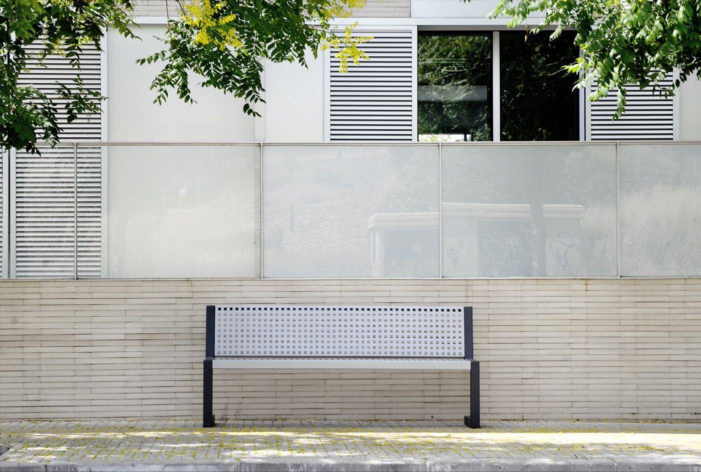 Banc public City UM392 - acier galvanisé avec traitement Ferrus - résistant à la corrosion_1