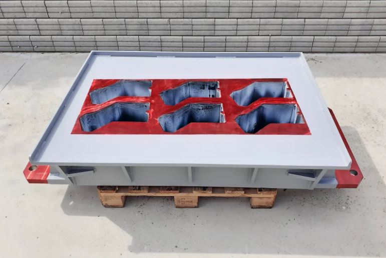 Moule béton TOFORM - Sur mesure - Acier anti-usure 500 HB - Résistance 900 Vickers - CNC haute précision - Fabrication pavés, bordures et préfabriqués béton_1