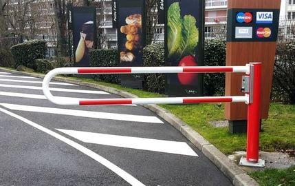 Barrière pivotante WES 115 : barrière robuste pour l'accès parking 1 à 3 m_1