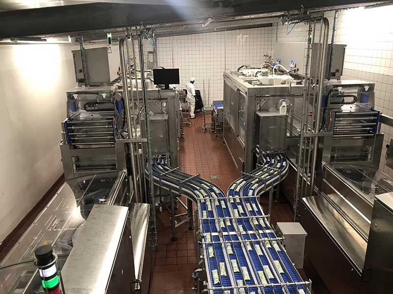 Ligne de conditionnement robotisée - système pour chargement de thermoformeuse à haute cadence_1