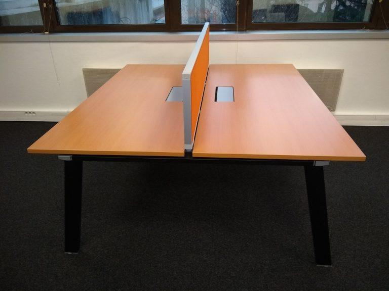 Bureau Bench Steelcase d'occasion - 140x80 cm par position - structure en acier_1