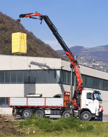 Grue auxiliaire Fassi F385A E-dynamic - 37,55t - Jusqu'à 28,65m avec jib - Rotation 430° ou continue_1