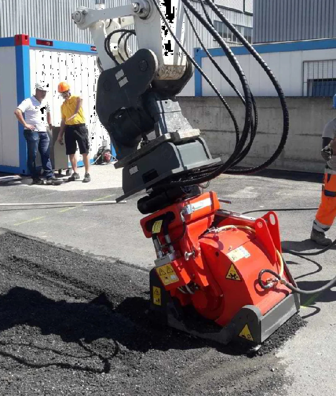 Fraise à chaussée - Équipement pour pelle de 5 à 25 tonnes_1
