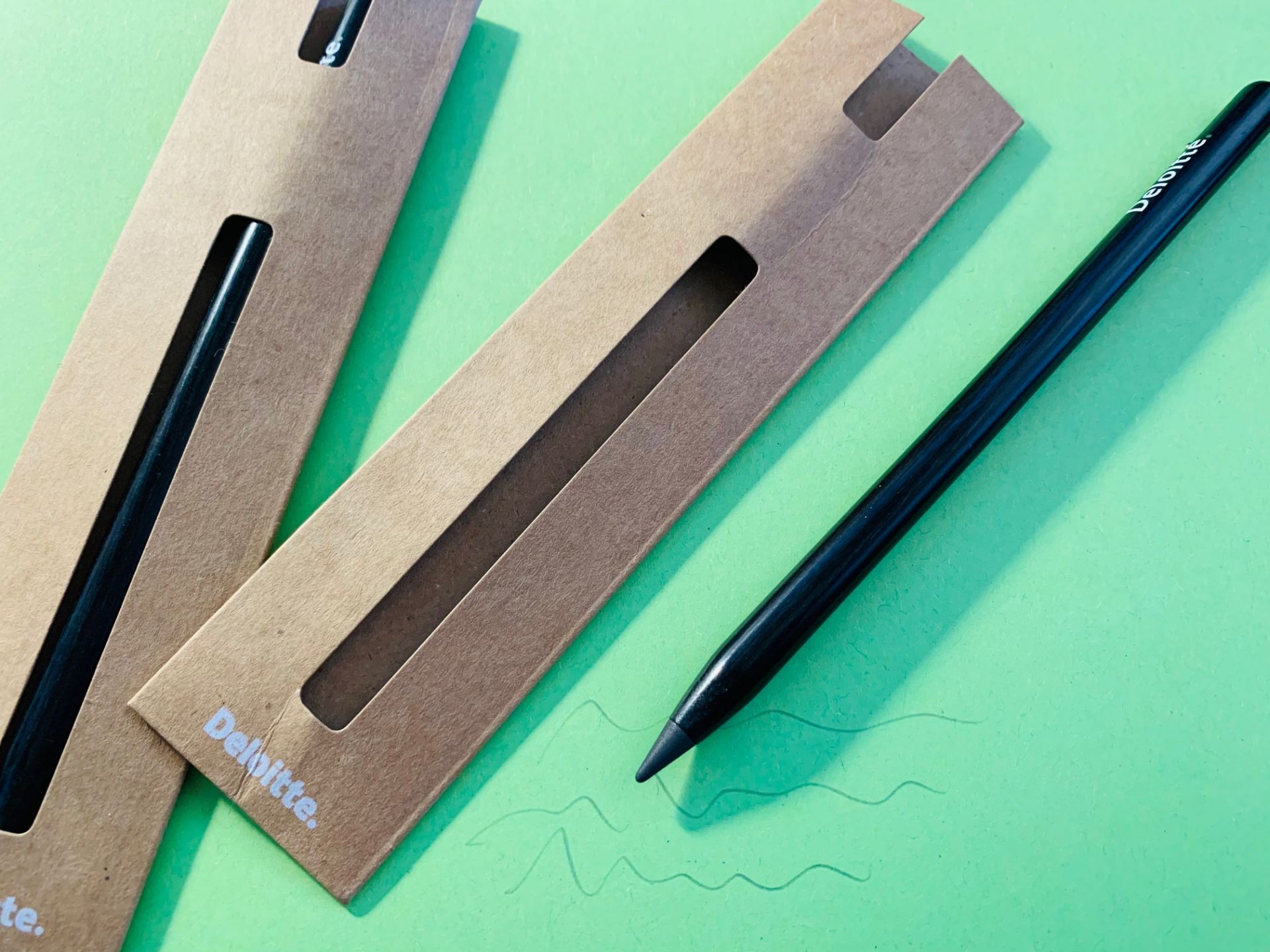 Création sur mesure d'objet publicitaire - Crayon perpétuel recyclable - 30.000 mètres d'écriture_1