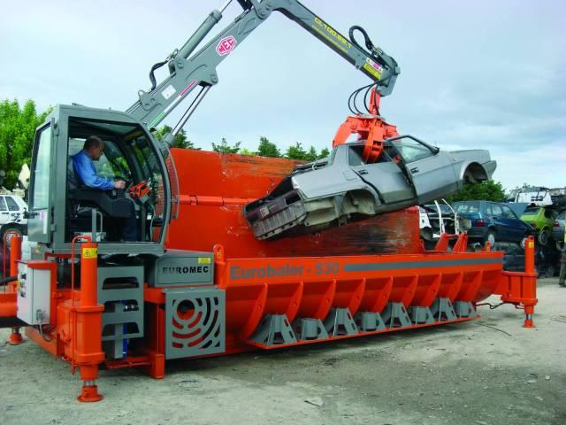 Aplatisseur VHU - EUROBALER Euromec - Presse à voiture mobile ou fixe_1
