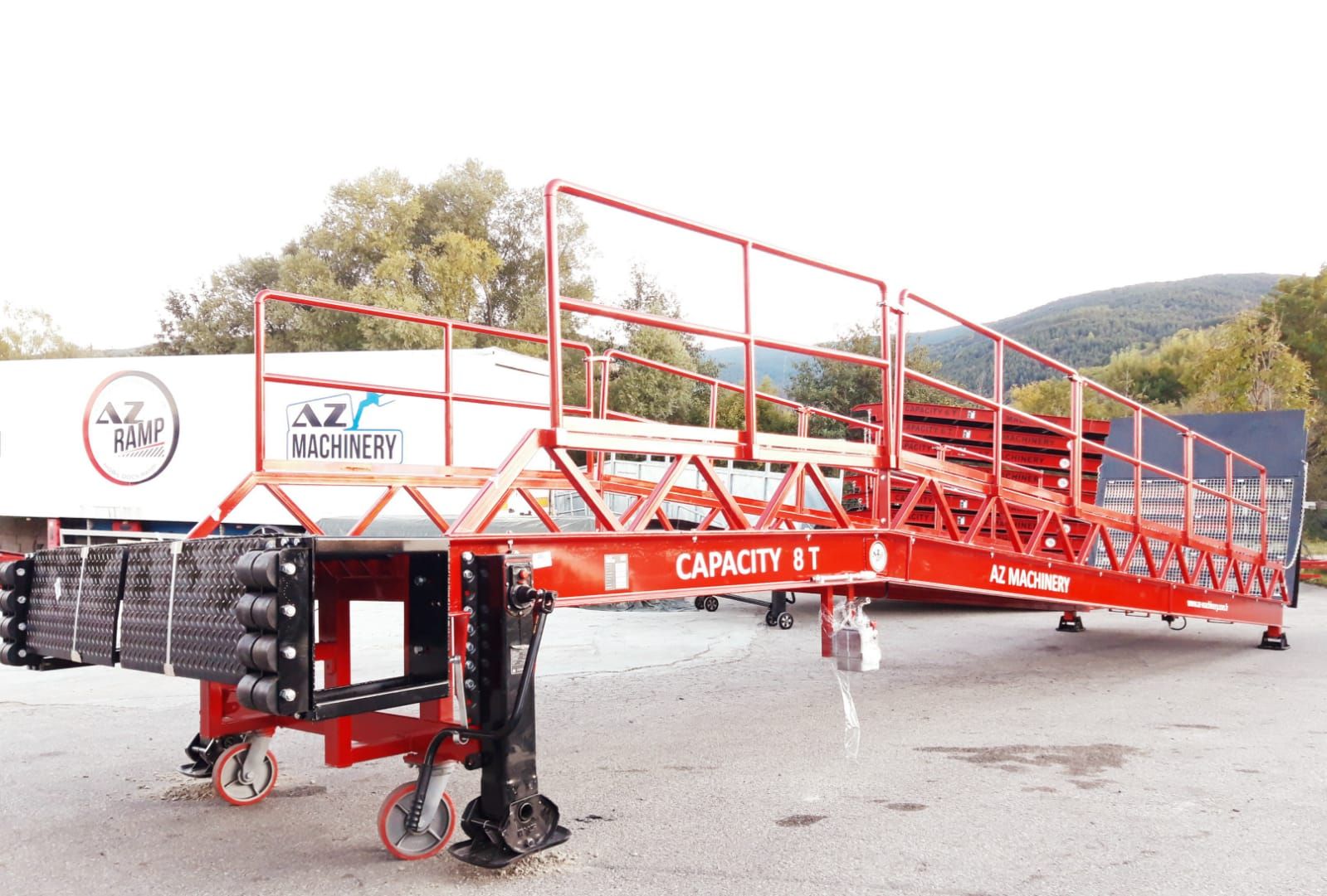 Rampe de chargement mobile hydraulique AZ RAMP STAR OTC - Capacité 8T à 20T - Pente douce 10% et options polyvalentes_1