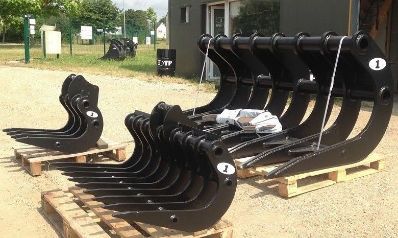 Flécos pour pelles de 2 à 38 tonnes - Montage à axes ou attaches rapides - Équipements standards et personnalisés_1