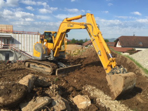 Mini-pelle 9T compacte - profondeur de fouille 4679 mm - idéale pour gros travaux routiers et aménagements de plateformes - disponible en location_1