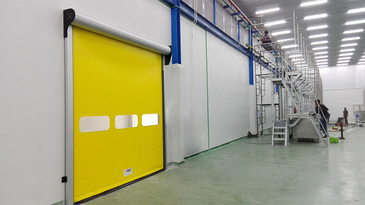 Porte rapide industrielle modulaire et esthétique - ZipGO Alumina - structure en aluminium extrudé pour installation facile_1