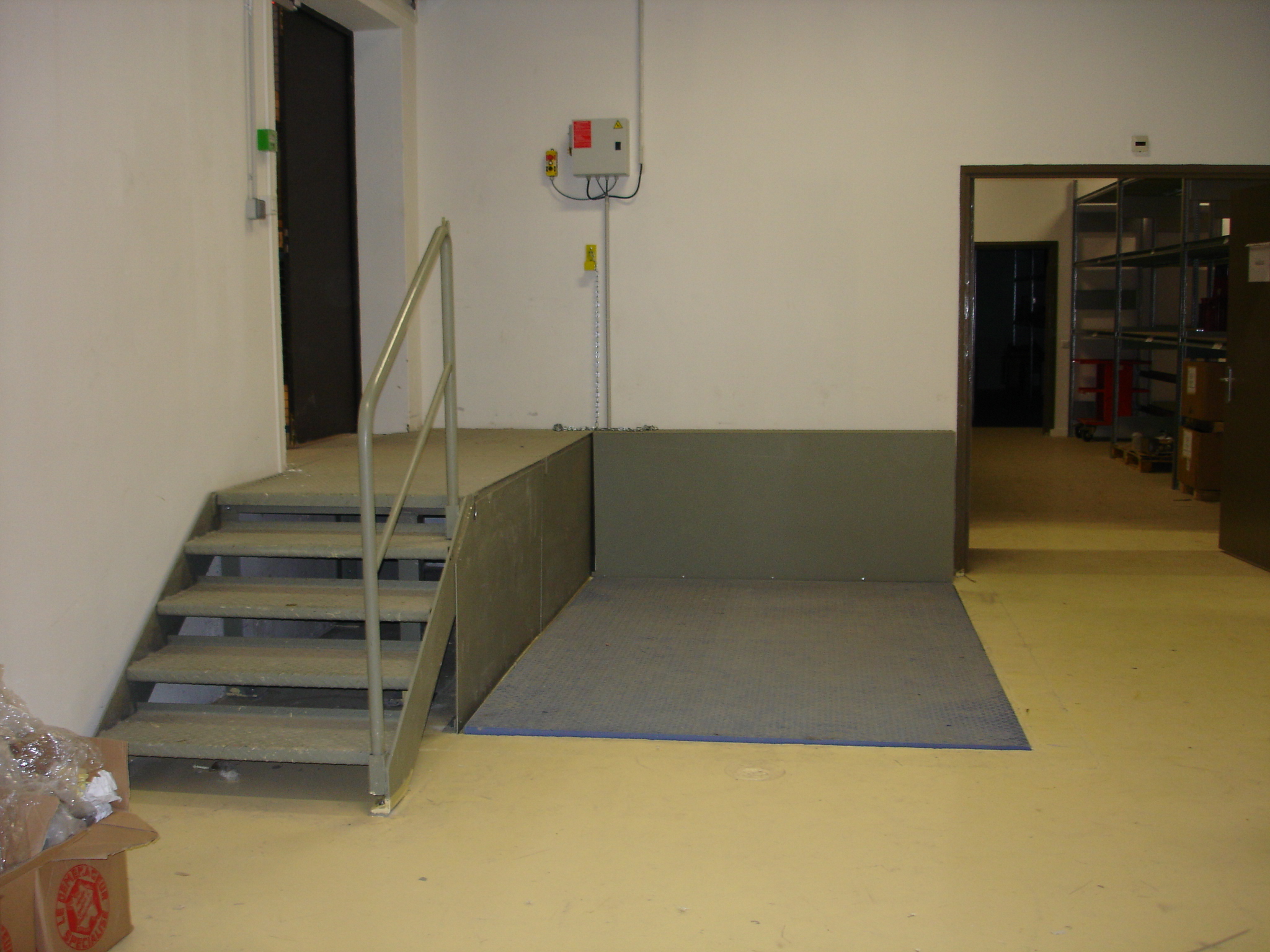 Table élévatrice - capacité de charge de 500 à 2000 daN - idéale pour postes de travail et applications variées_1