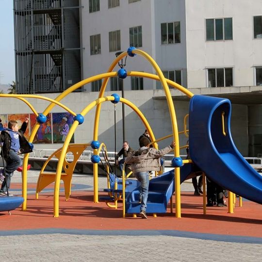 Structure de jeux Weevos - Urbadis - Favorise la croissance et le développement des enfants de 2 à 5 ans_1