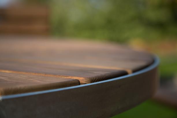 Table publique ronde Sofiero - 8058456 - Hags - 1,1m en Bilinga/VFZ, scellement béton_1