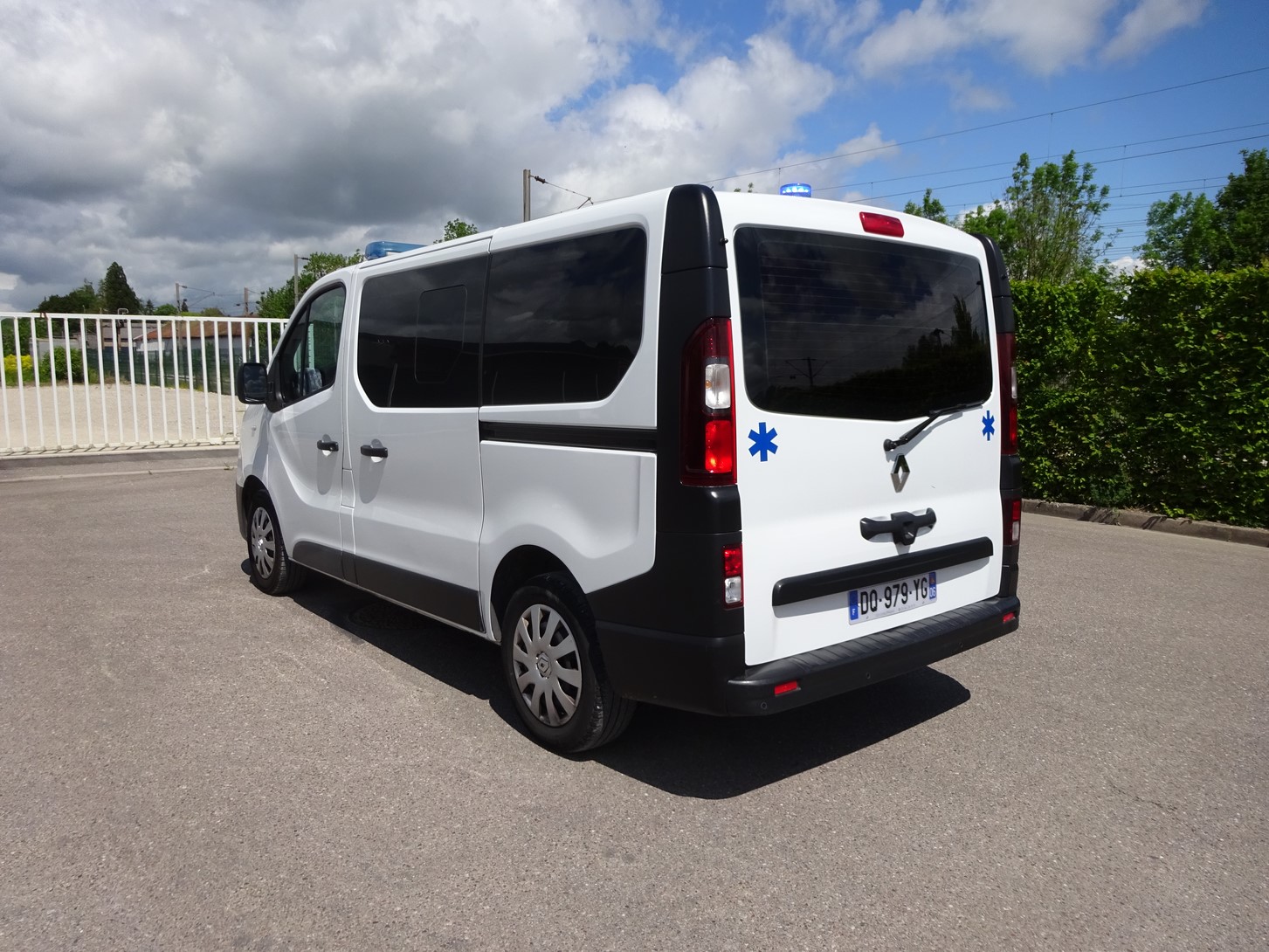 Ambulance renault trafic l1h1 2015 - 188 000 km type a1 - occasion_1