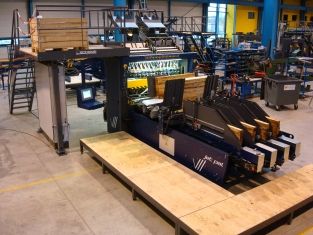 Jet pal vii cl machines pour palettes - sodeme - assemblage des planches supérieures et des traverses du plateau_1