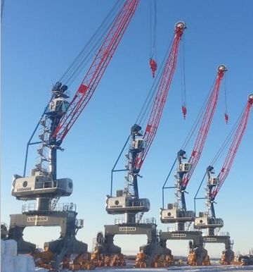 Grue portuaire LPS 180 - Liebherr - capacité de levage max 64t - portée 35m_1