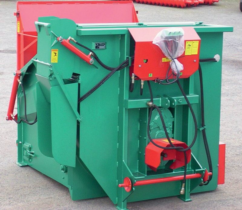 Pailleuse agricole portée et semi-portée Sirot - projection 15 à 18 m - bottes rondes ou rectangulaires_1