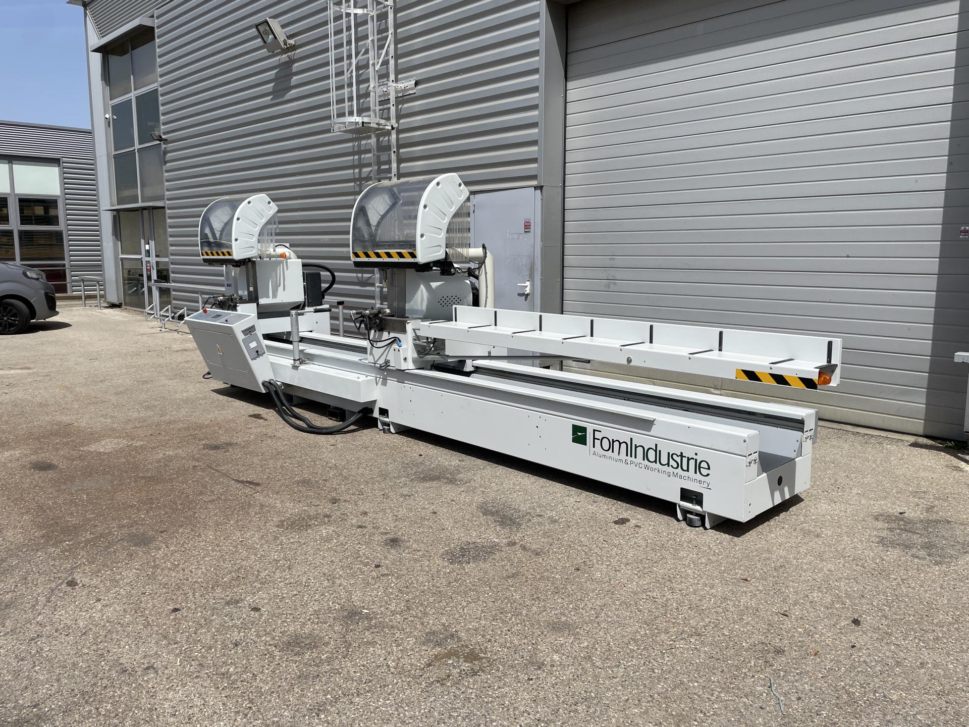 Tronçonneuse à double têtes avec lames Ø 500 mm, déplacement motorisé et inclinaison contrôlée électroniquement - Occasion - type BLITZ 50 THETA B - marque FOM_1