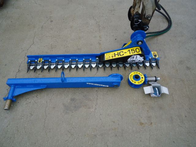 Taille-haie hydraulique - adaptable sur mini-pelle_1