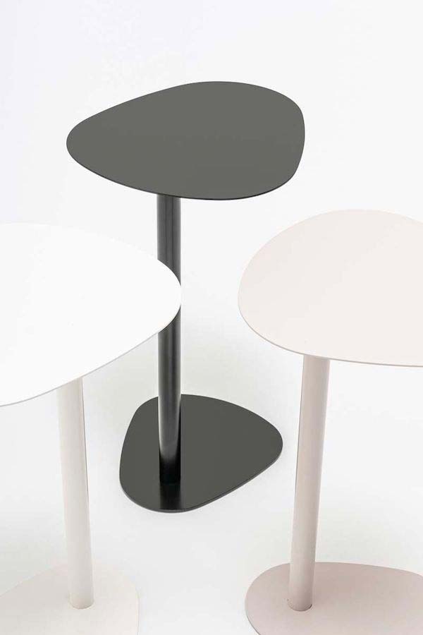 Table basse design, élégante, pratique et personnalisée, résistante pour vos collaborateurs et visiteurs_1