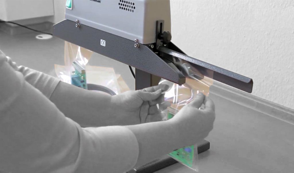 Soudeuse en continu - Boucard Emballages - Poids net : 7,0 kg - Technique fiable de soudure avec dispositif de coupe_1