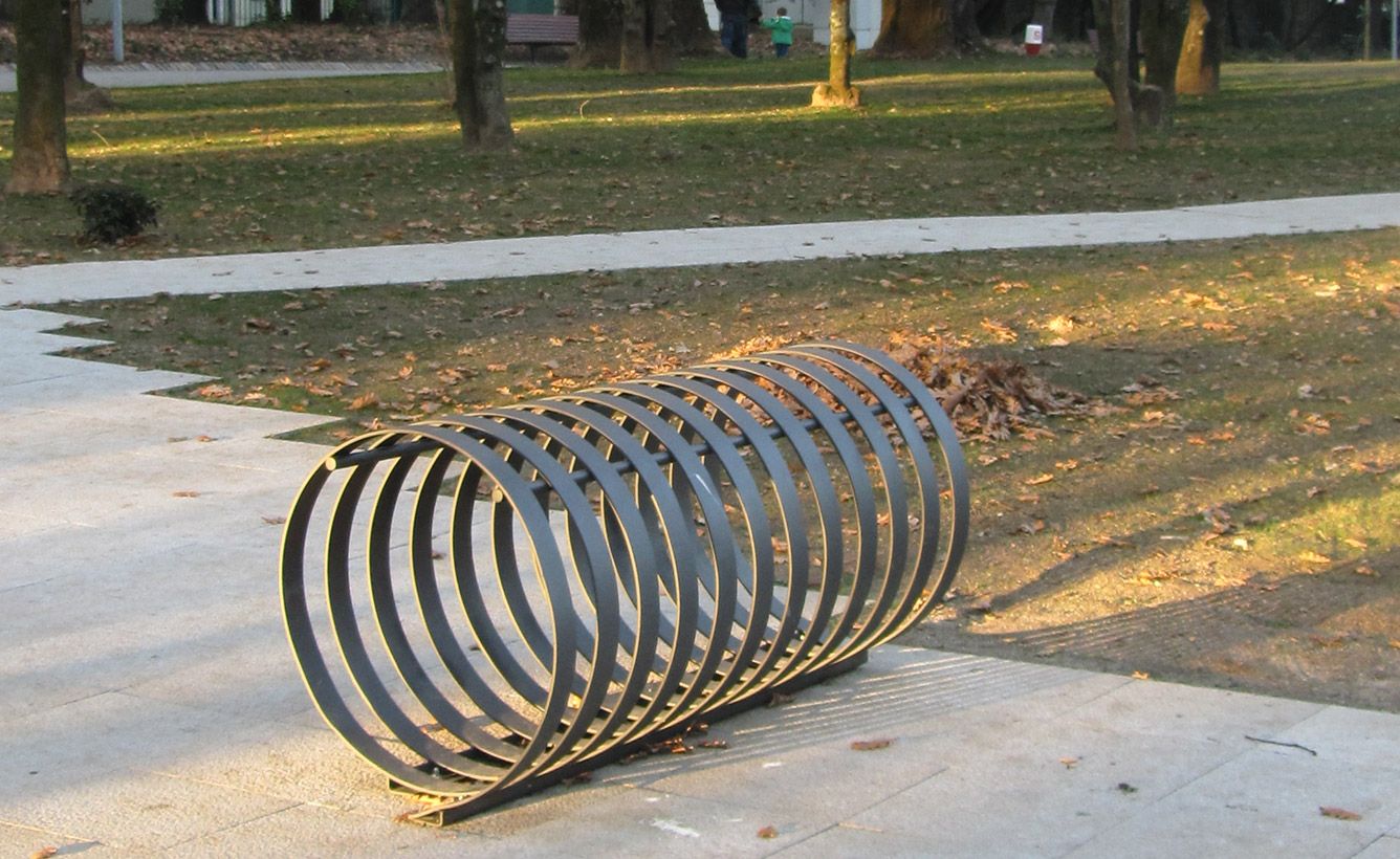 Contínuo parking à vélos - Larusdesign - acier - jusqu'à 8 vélos_1