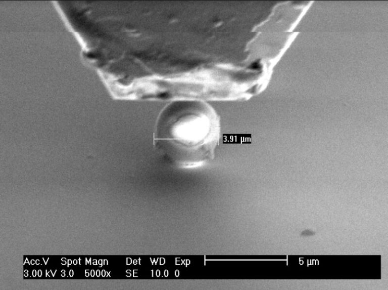 Nanoindenteur ambiant et sous vide - NanoFlip - Tests nanomécaniques précis et applications multiples_1