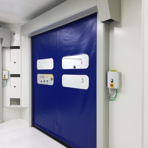 Porte rapide souple industrielle - ZipGO Conveyor - Sécurité avancée et conformité aux normes_1