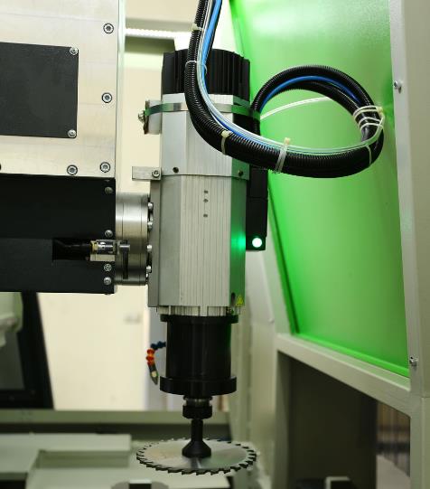 Centre d’usinage 4 axes Fujicam XPA 8000 - CNC Gantry pour profilés aluminium, acier dur et inoxydable_1
