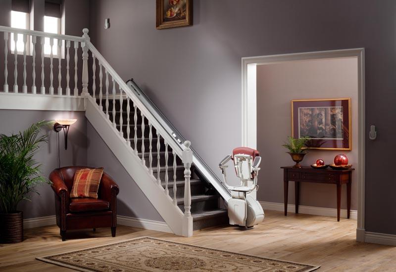 Fauteuil monte-escalier  - intérieur et extérieur, charge 146 kg, vitesse 0.15m/s - Homeglide_1
