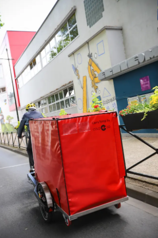 Remorque vélo avec caisson frigorifique CarryTemp XL9 de COLD & CO -Volume de 880 Litres_1