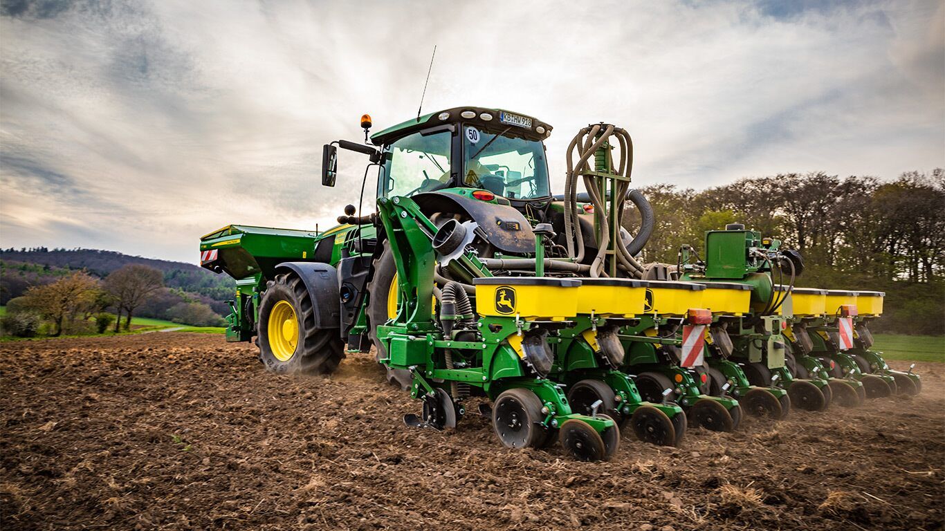 1725NT - Semoir agricole John Deere - 8 rangs, débit 12 rangs, vitesse 4 à 16 km/h_1