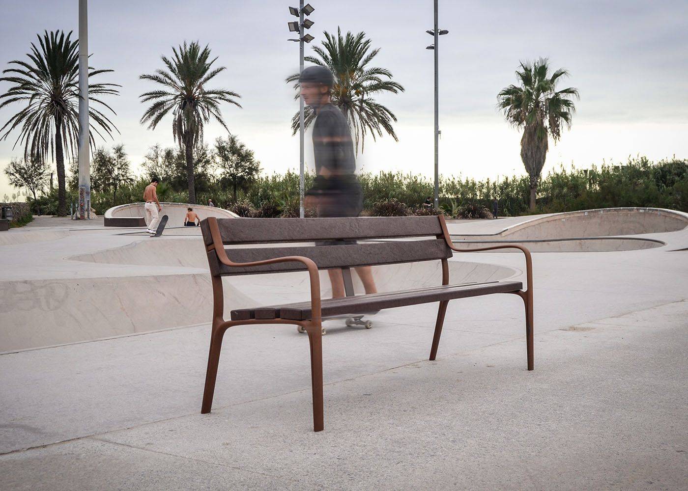 Banc public Citizen Eco UM301PR - sans entretien en plastique recyclé, design Eugeni Quitllet_1