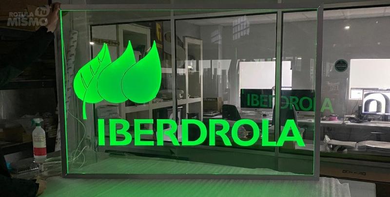 Plaque imprimée sur méthacrylate avec lumière filtrante LED - vissage mural ou plafond - couleurs RGB sélectionnables_1