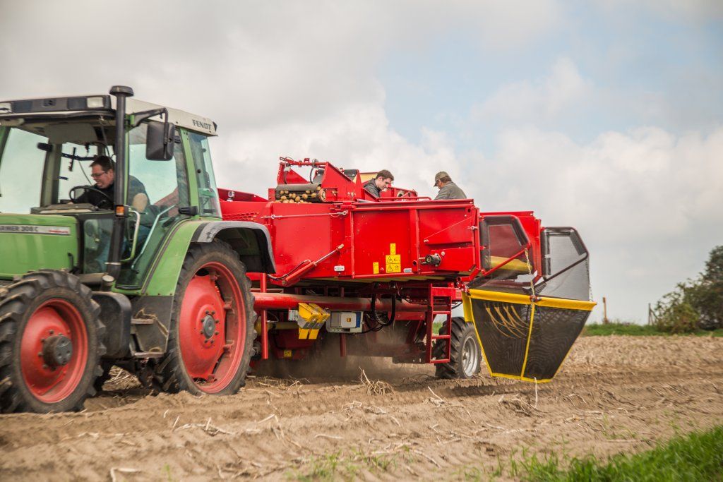 Arracheuse SE75-20 - Grimme France - largeur 3000 mm - capacité trémie 2000 kg - traitement doux et rendement élevé_1