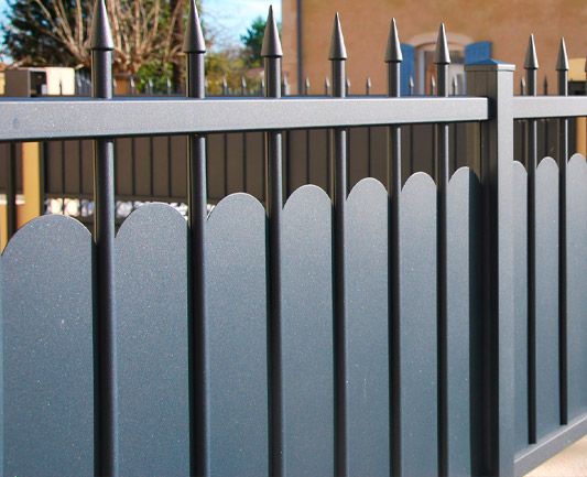 Montezuma  - clôture en aluminium - rd productions - ajourée / festonnée_1