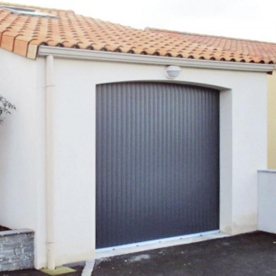 Porte de garage enroulable / motorisée / lames en aluminium_1