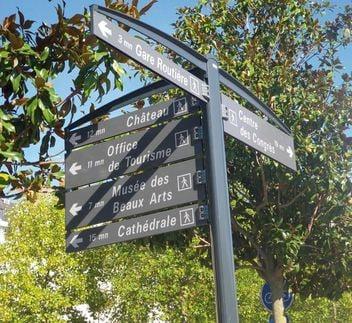Signalétique Monomât en aluminium laqué_1