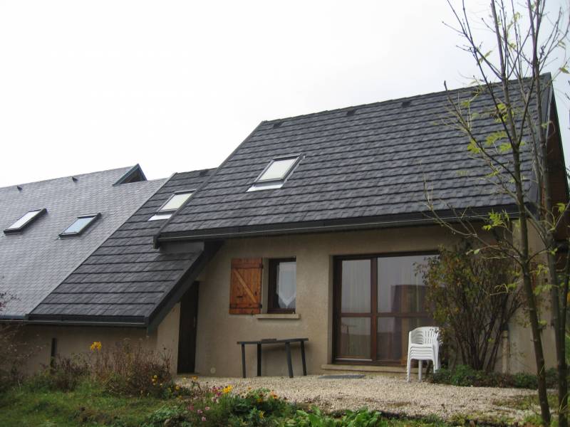 Toitures à résistance climatique anti-grêle et anti-tempête en acier - GERARD®, METROTILE® et DECRA®_1