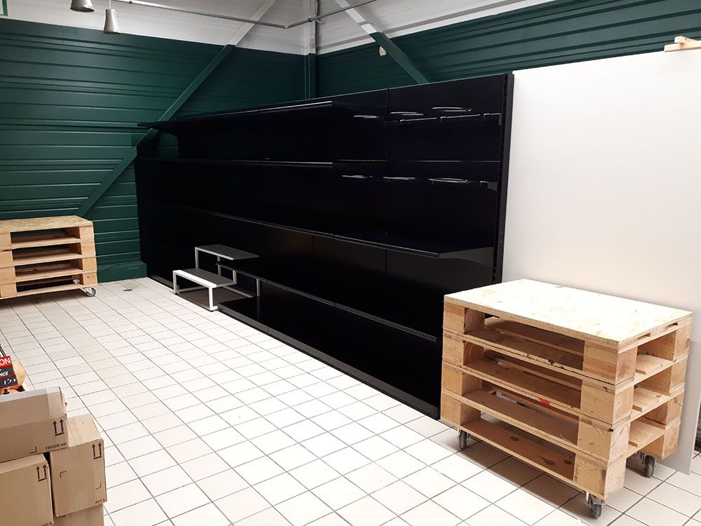 Muraux spécifiques sur mesure - Conception de linéaires pour l'agencement de magasins_1